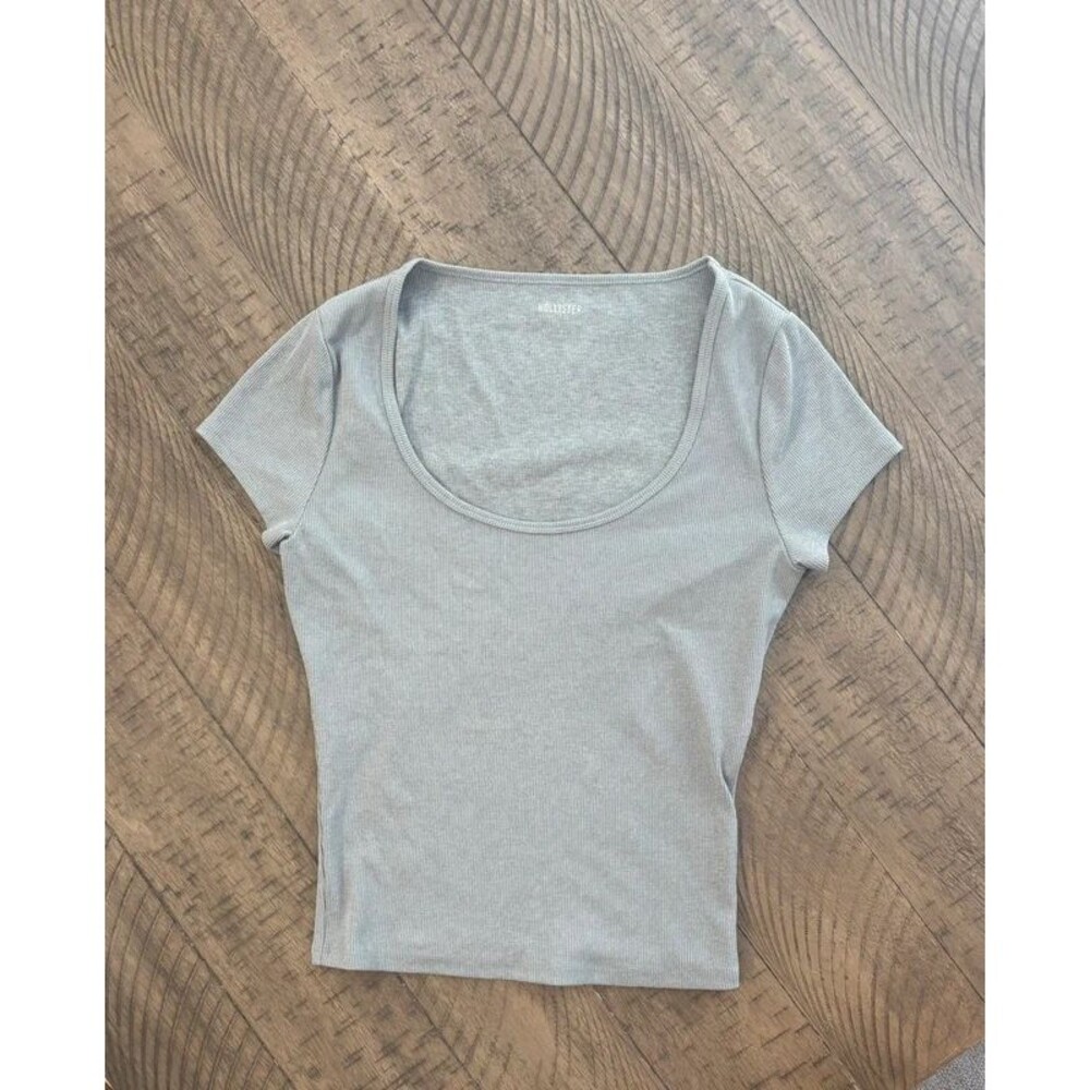 Holister’s ribbed gray shirt- small